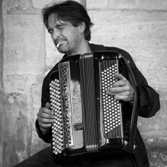 08 Paris Street Musician
